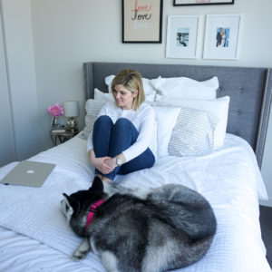 blogger and pomsky puppy