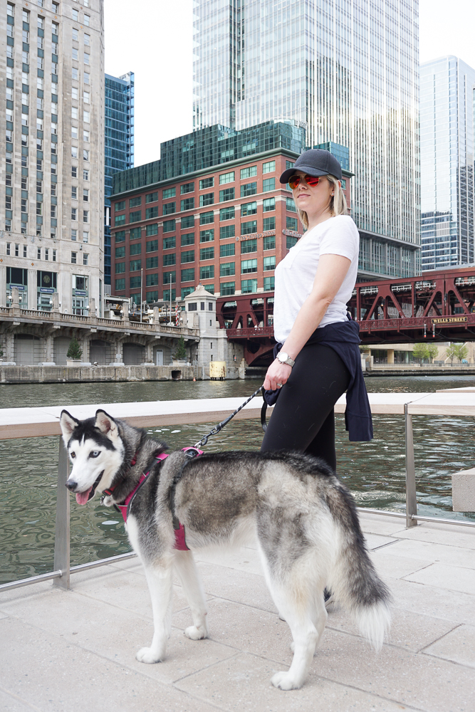 Leggings and v-neck on tee on Chicago River