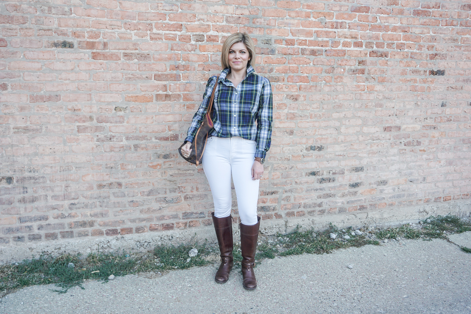 white jeans and boots