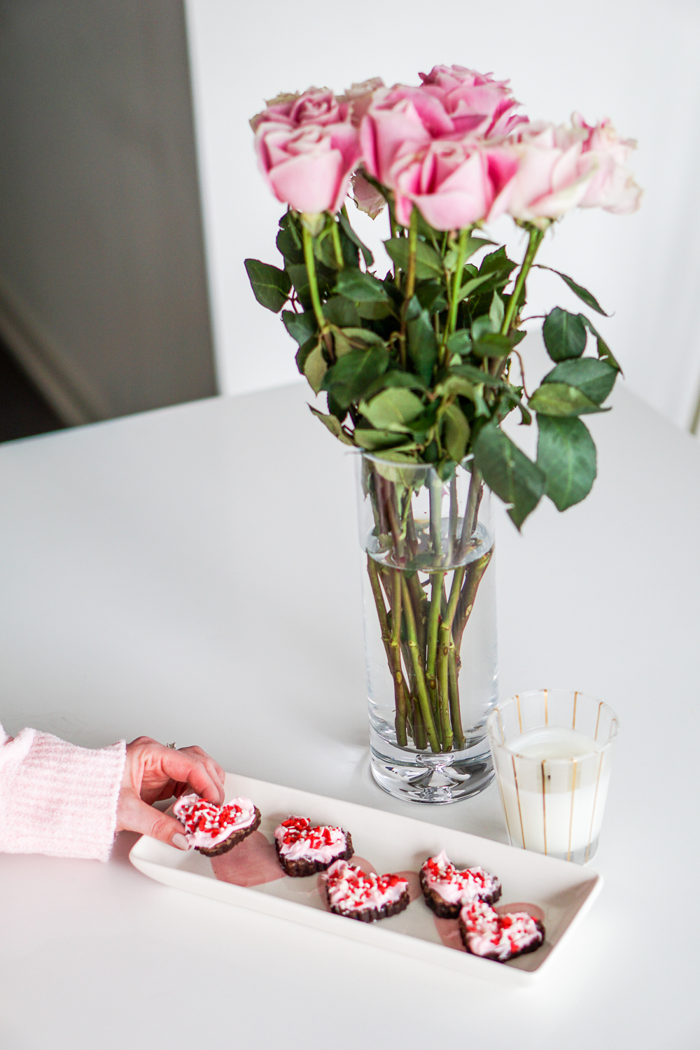 flowers and heart shaped brownies