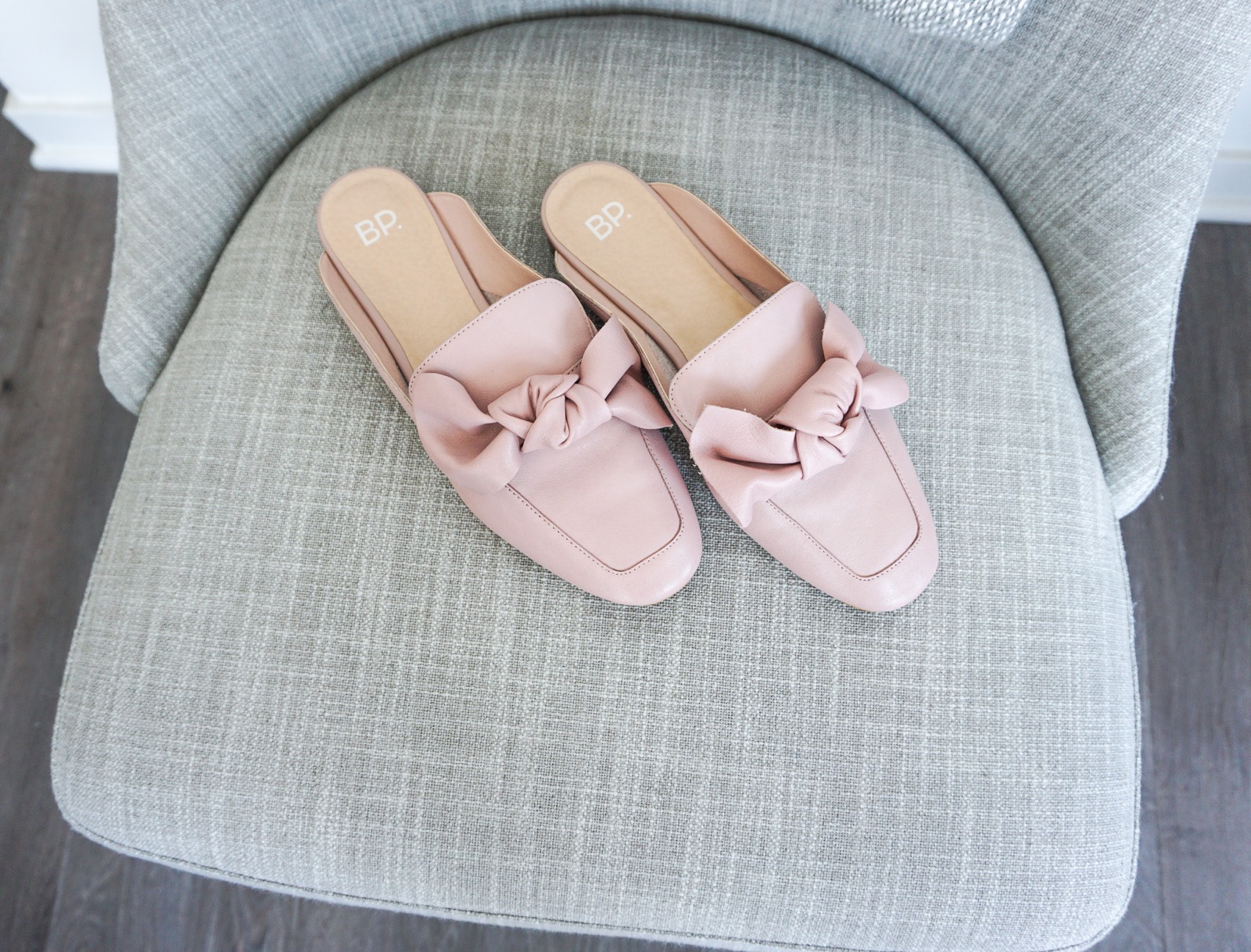 pink bow mules