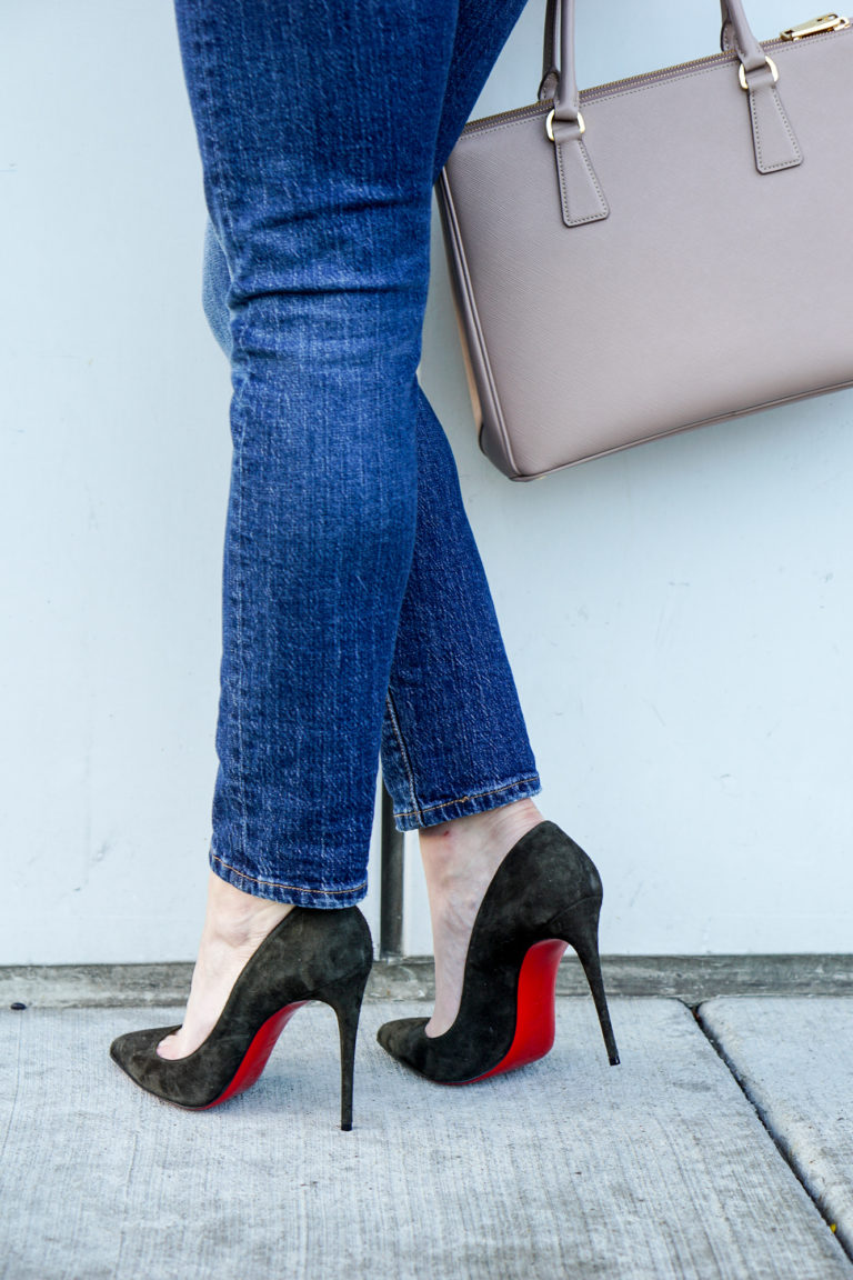 Two Ways to Wear the Mom Jeans Trend - Cashmere & Jeans