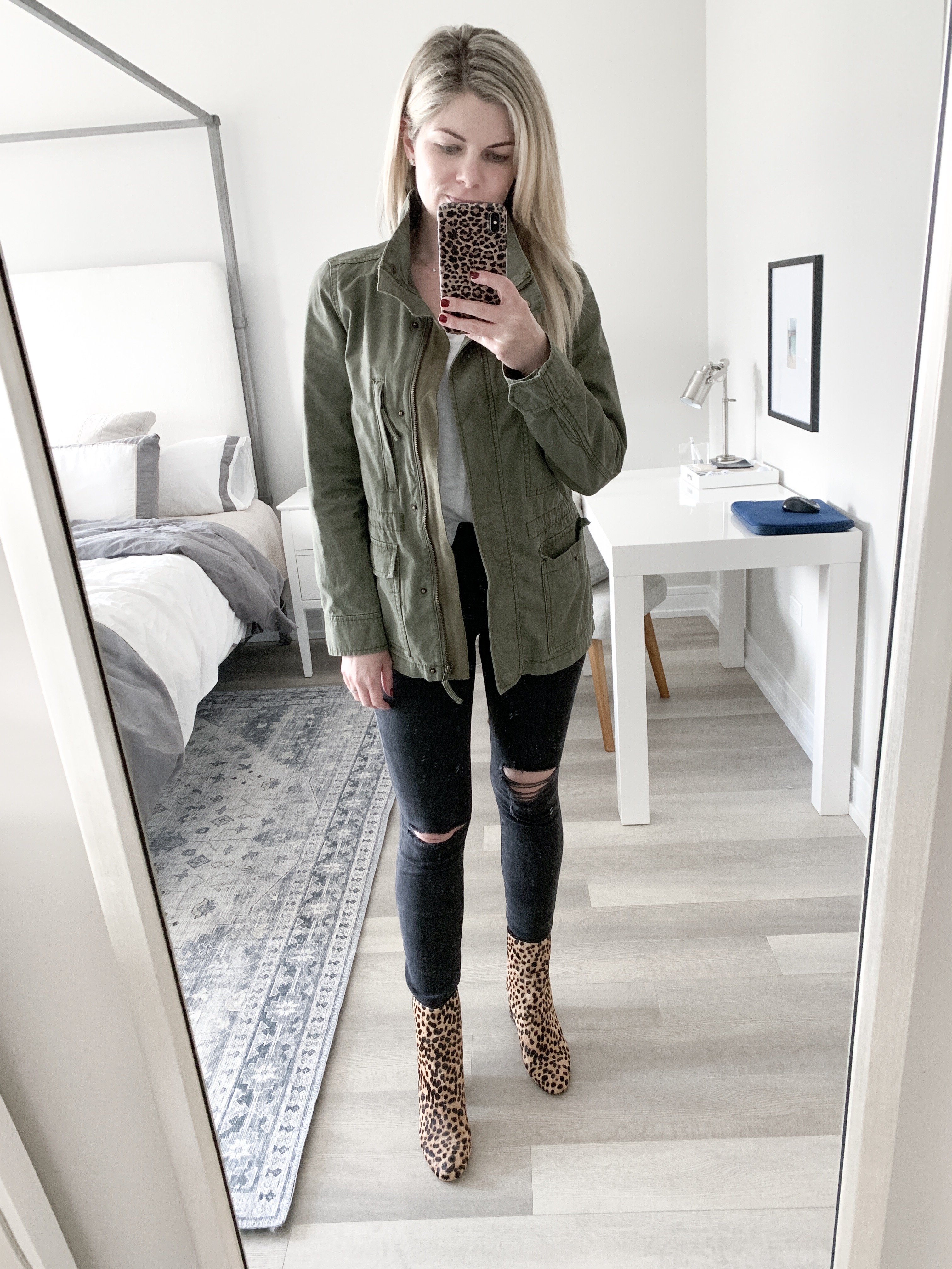 causal weekend outfit wearing leopard booties