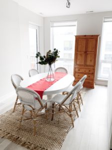 dining room table Christmas decorations
