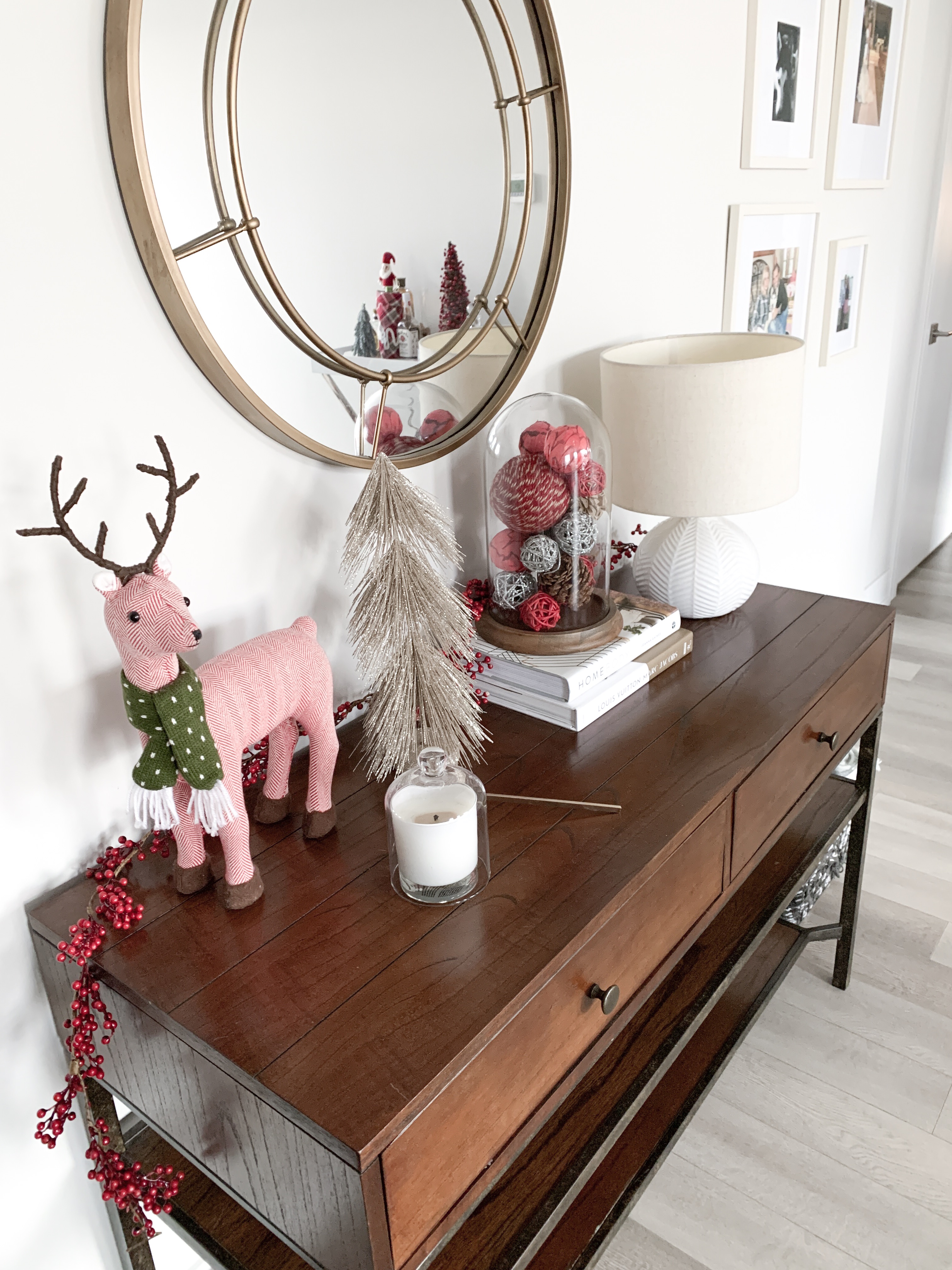 console table Christmas decorations 