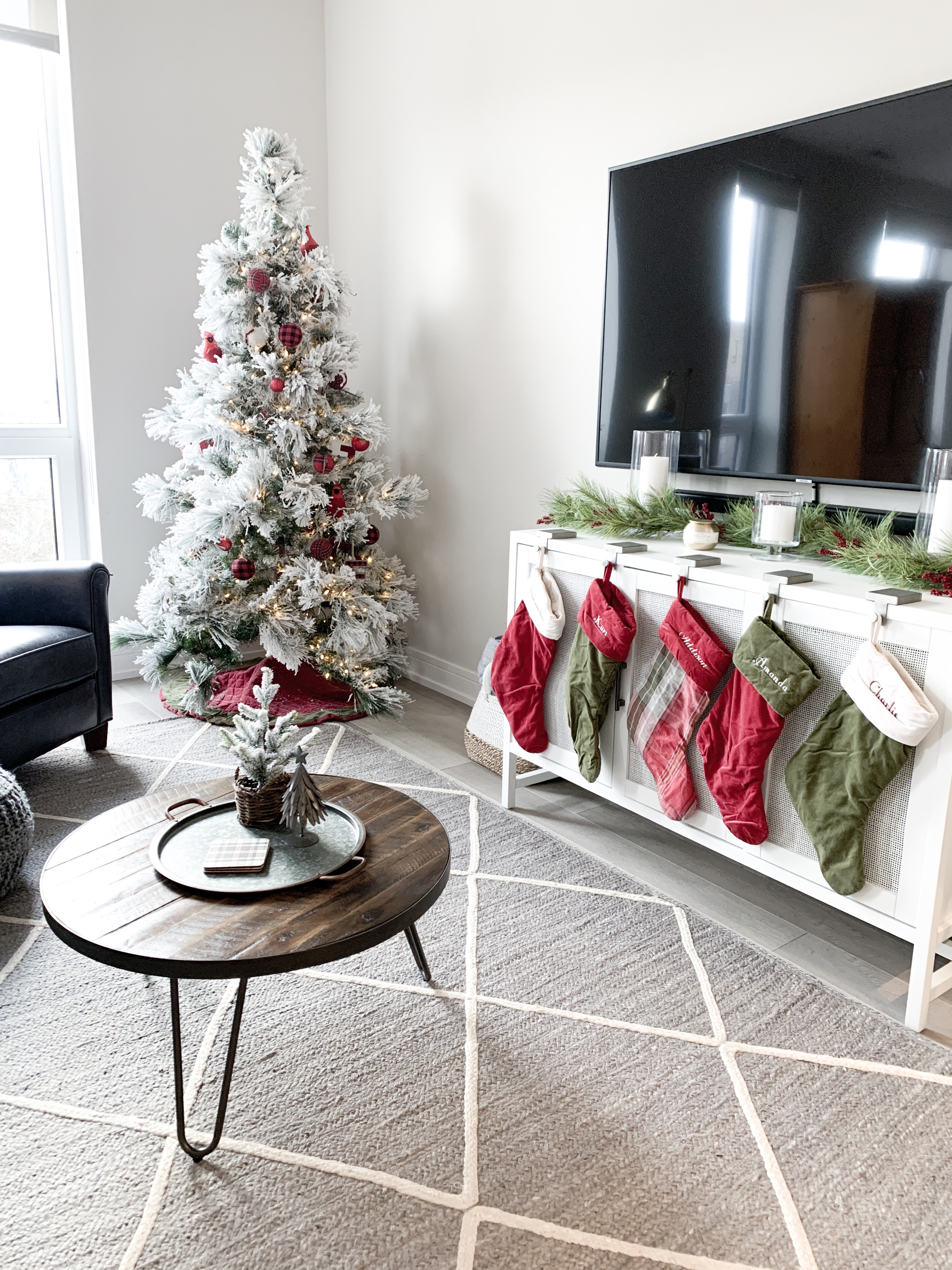 Christmas decor for small spaces 