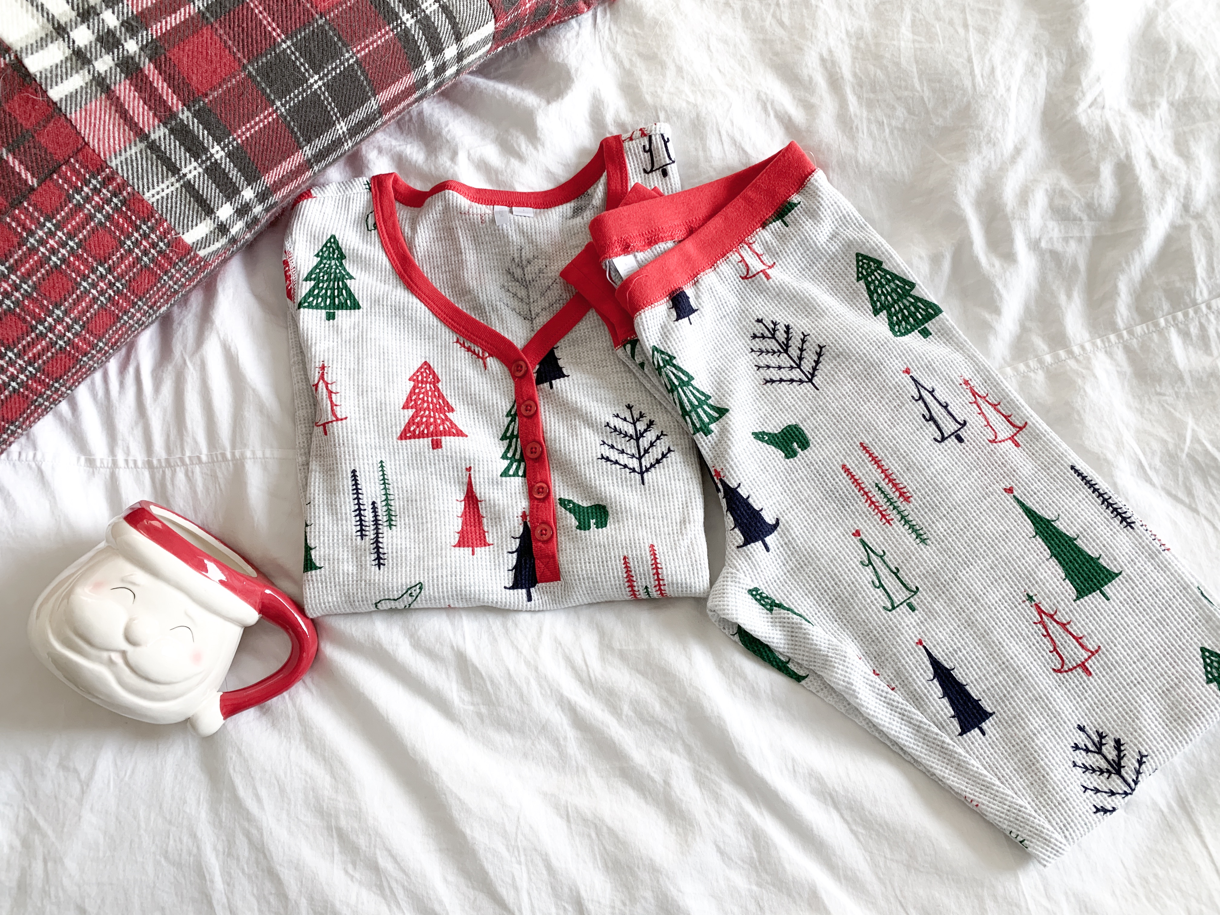 holiday pjs for women